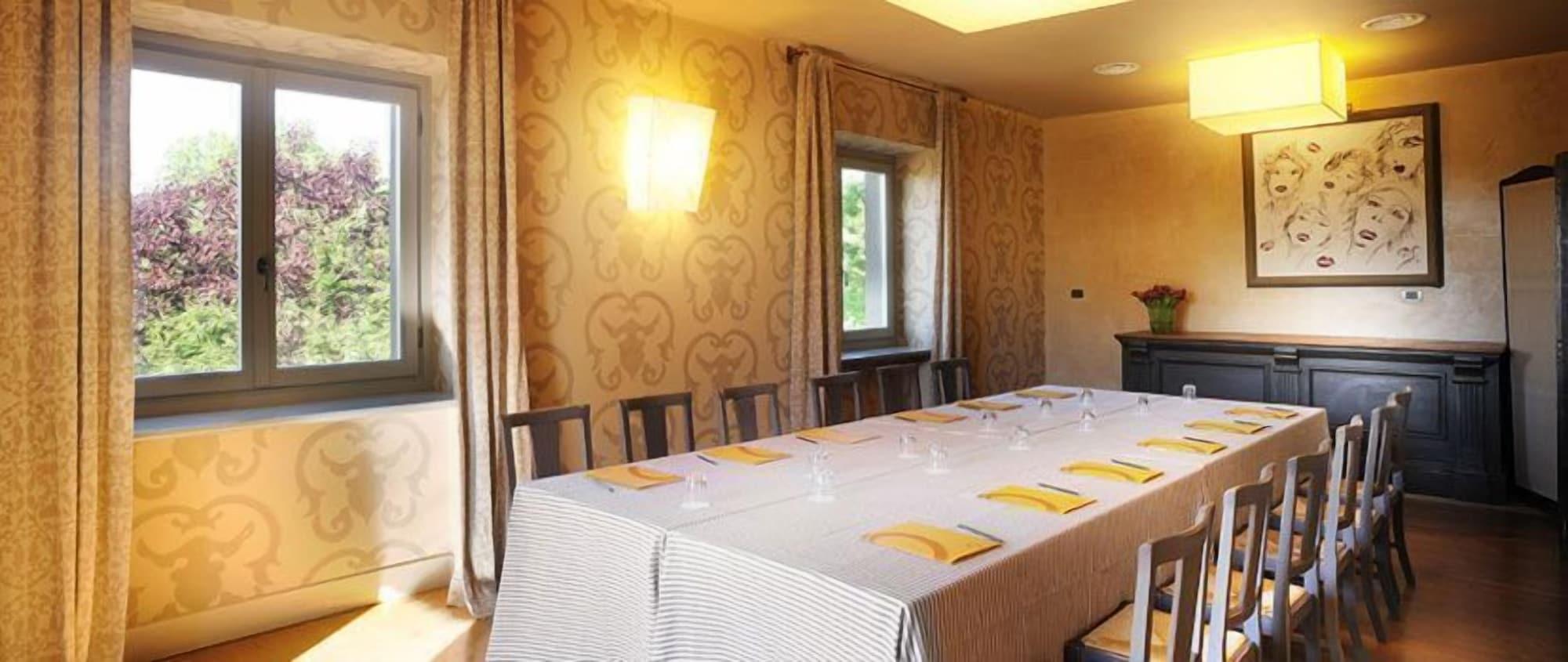 Sala de Reuniones Albergo Ostelliere