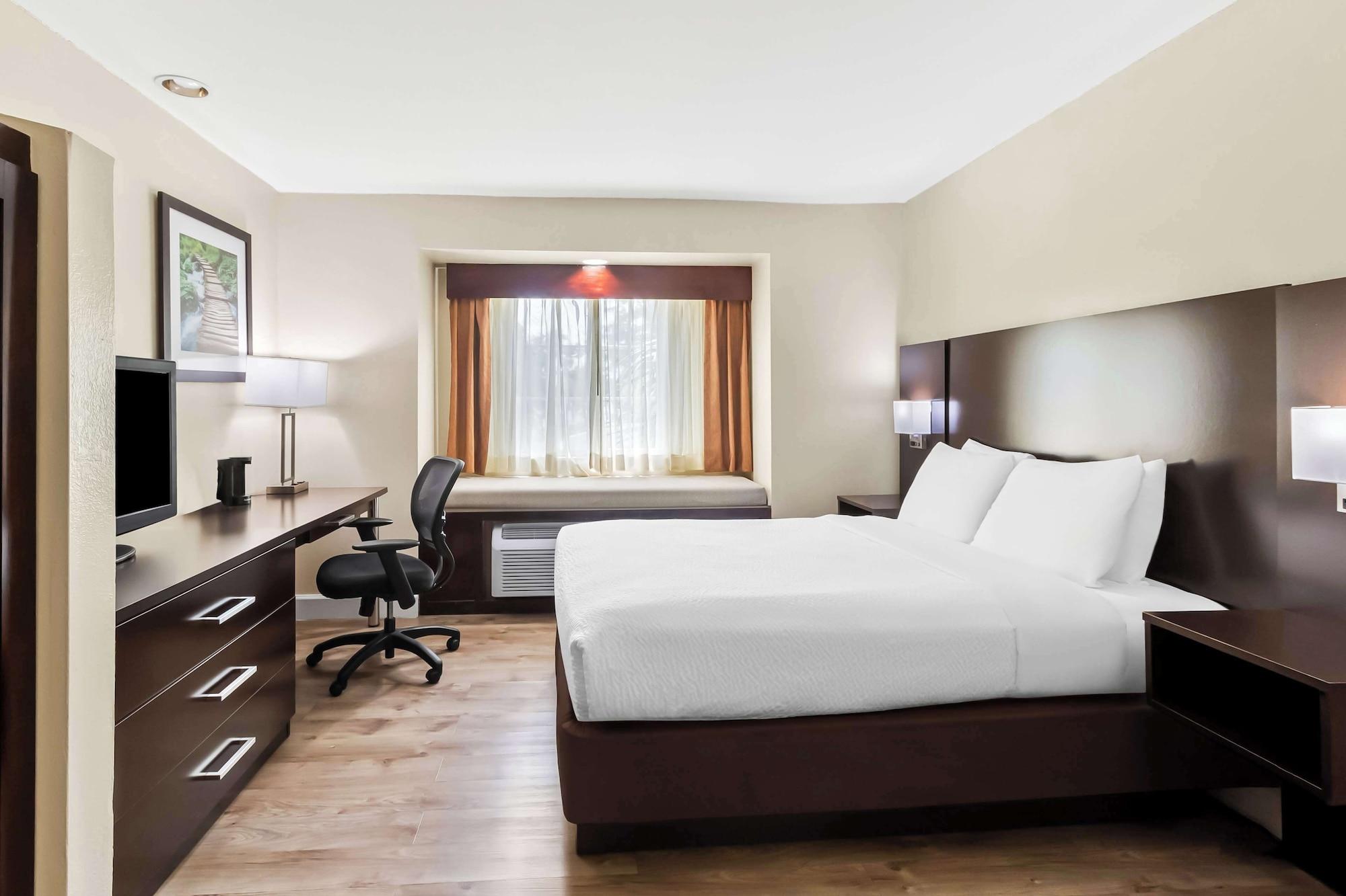 Habitación Best Western Patriots Point