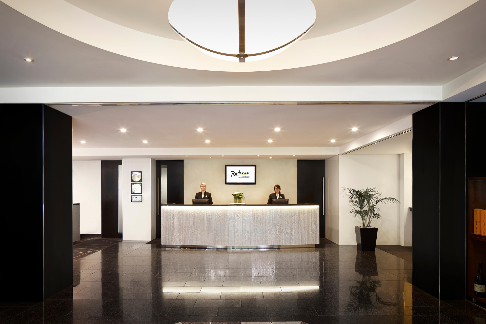 Vista Lobby Radisson on Flagstaff Gardens Melbourne