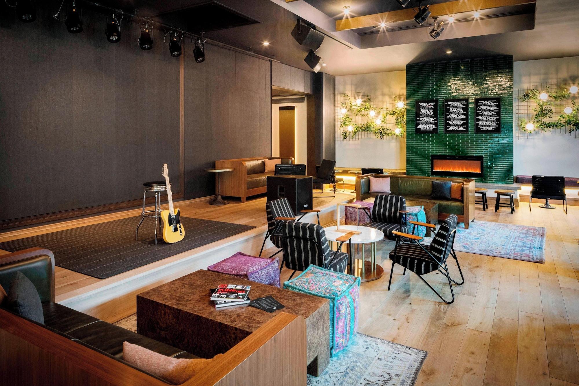 Vista Lobby The Elizabeth Hotel, Autograph Collection