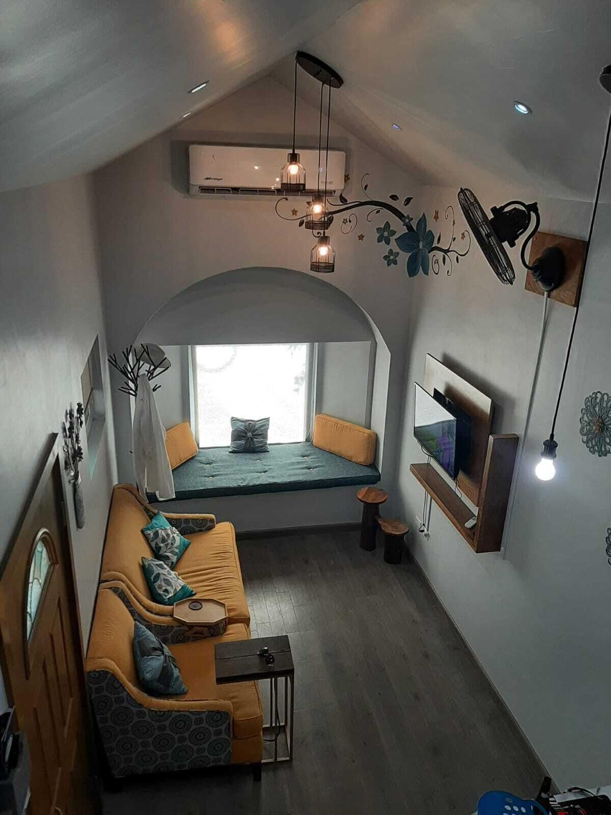 Varios Hostal Ekda