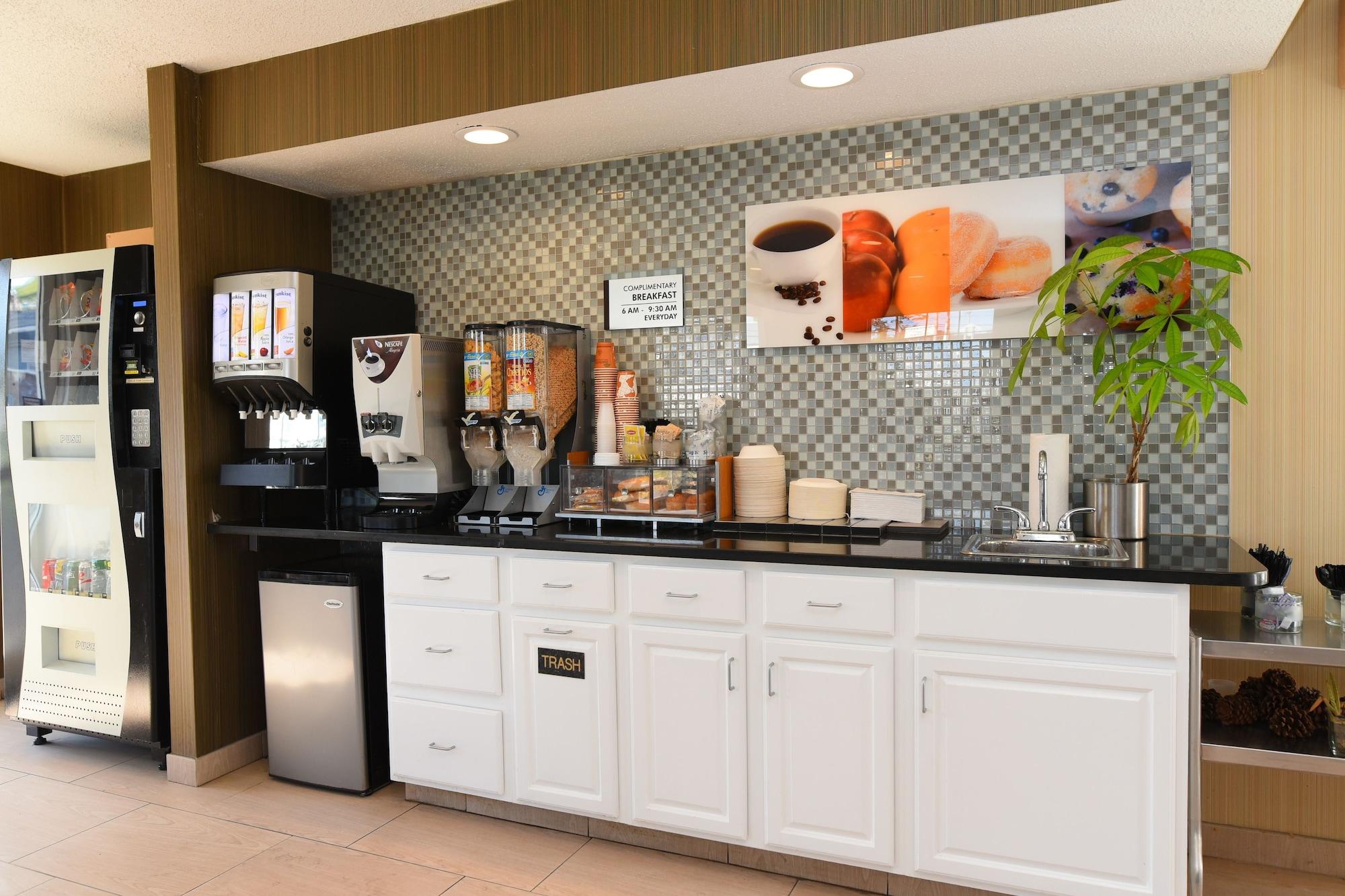 Restaurant Capital Inn & Suites