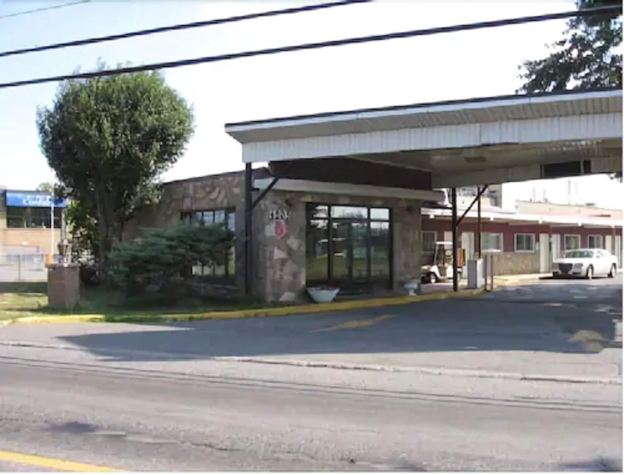 Vista Exterior Grand Motel Saint-Hubert
