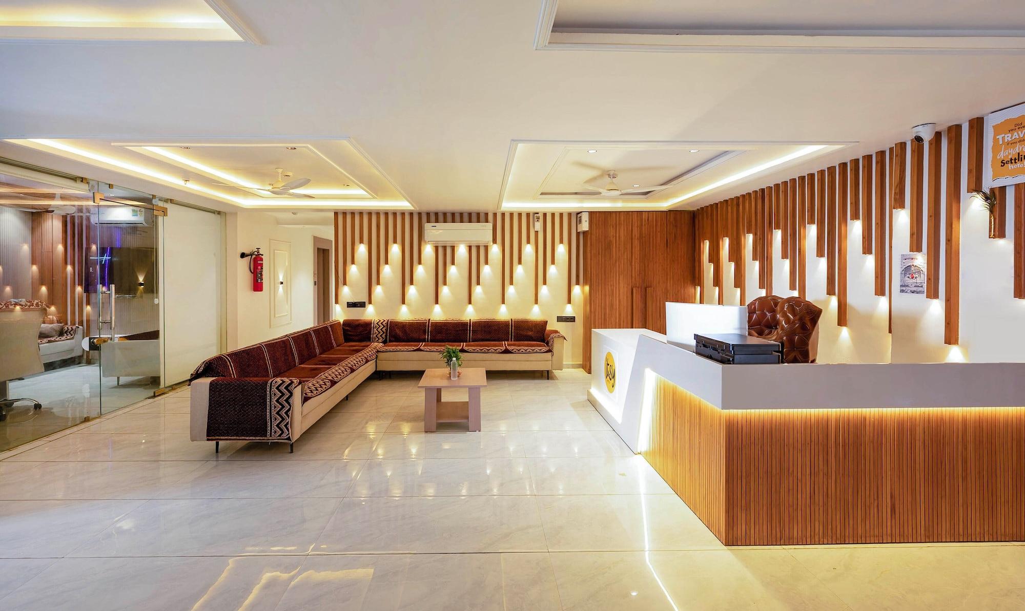 Vista Lobby Itsy Hotels Indra Palace