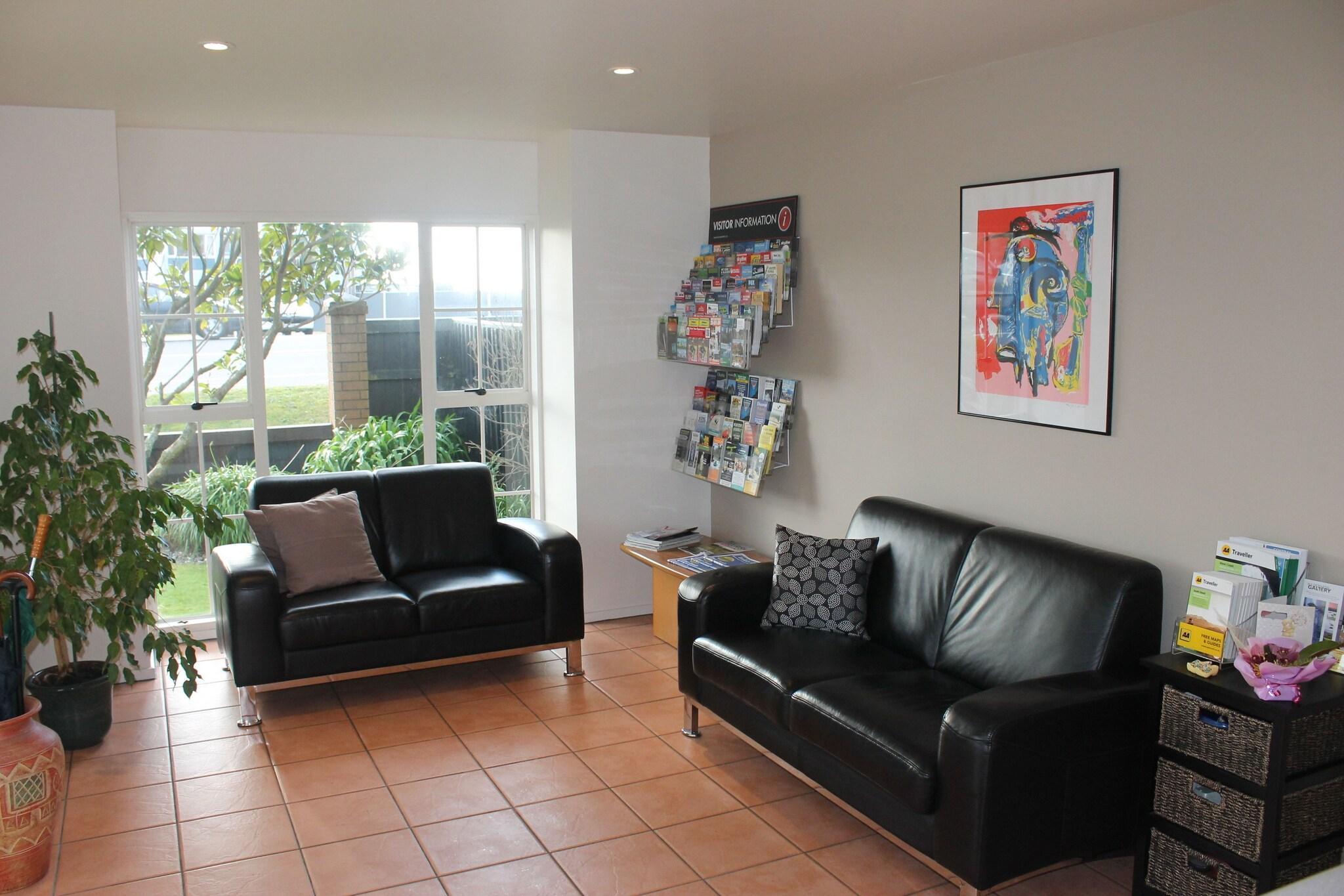 Vista Lobby Alpine Rose Greymouth Motel
