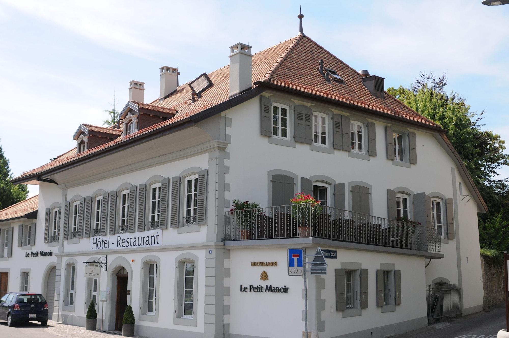 Vista Exterior Hostellerie Le Petit Manoir