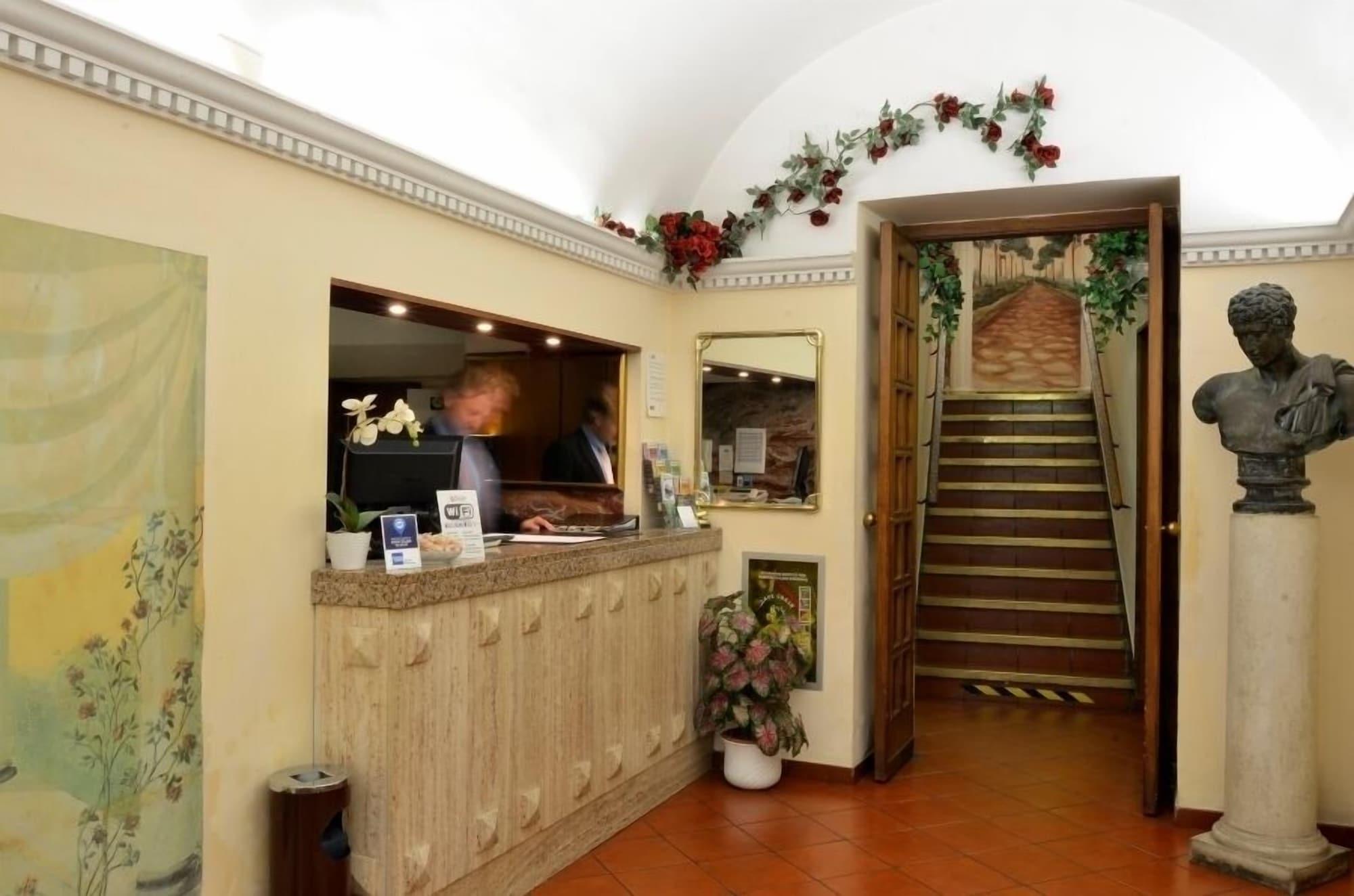 Vista Lobby Tirreno Hotel