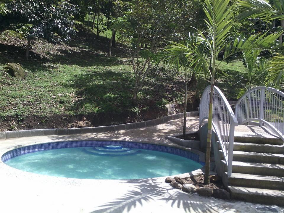 Vista Piscina Hotel Turi Centro La Colina