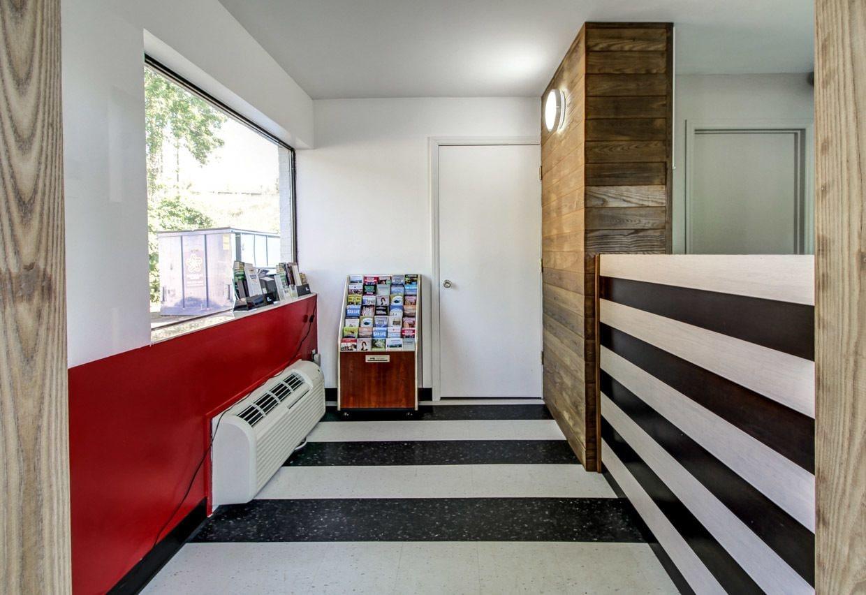 Vista Lobby The Asheville Inn