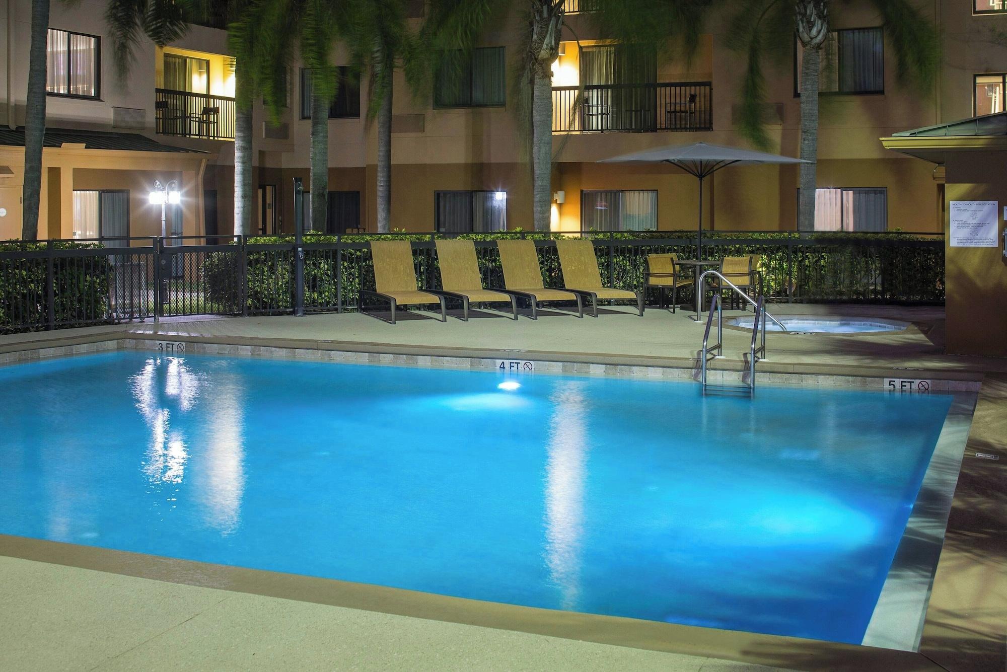 Vista Piscina Courtyard by Marriott Daytona Beach Speedway/Airport