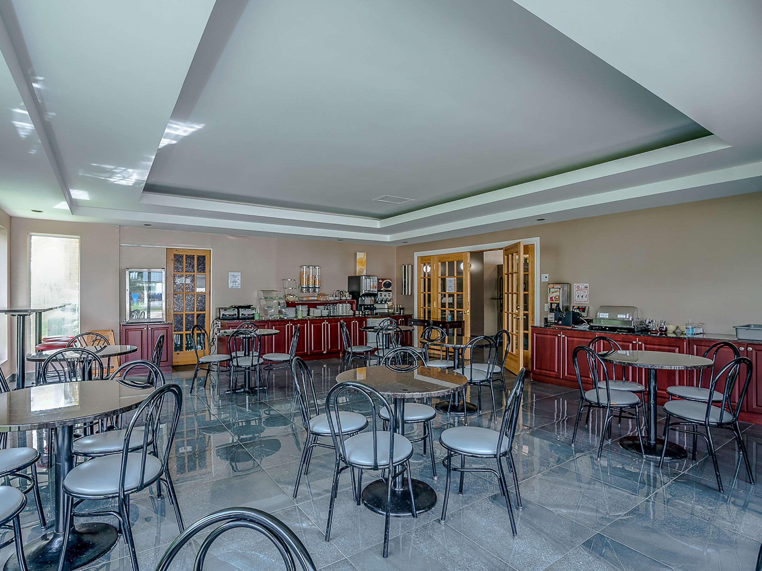 Restaurant Quality Suites Beaupre