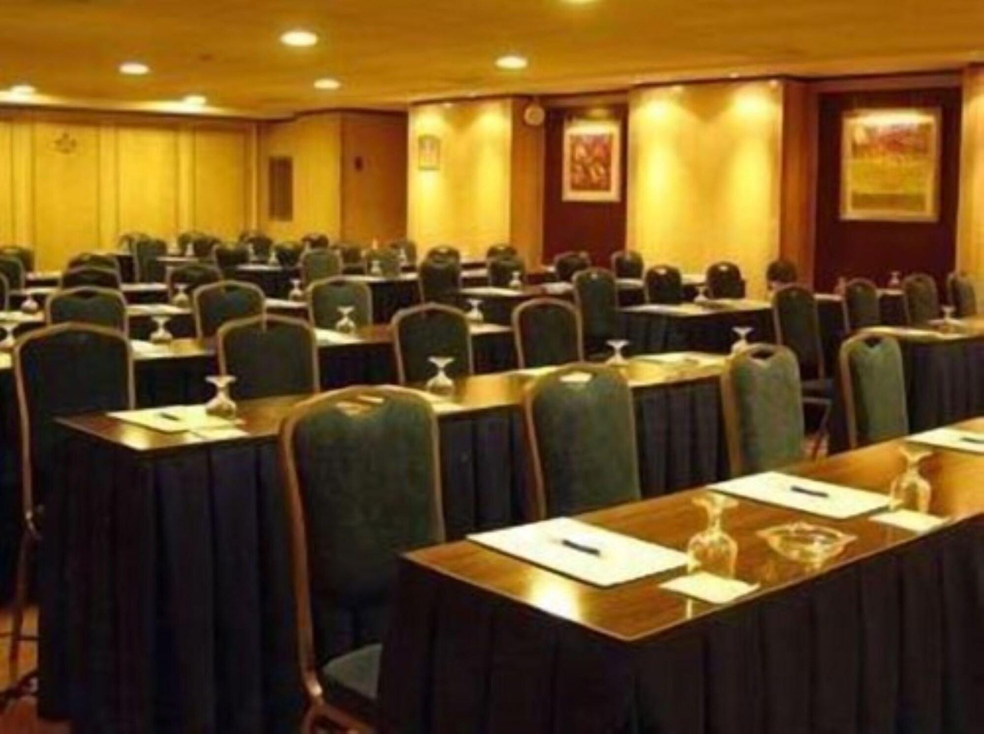 Sala de Reuniones Hotel Ébora by Vivere Stays
