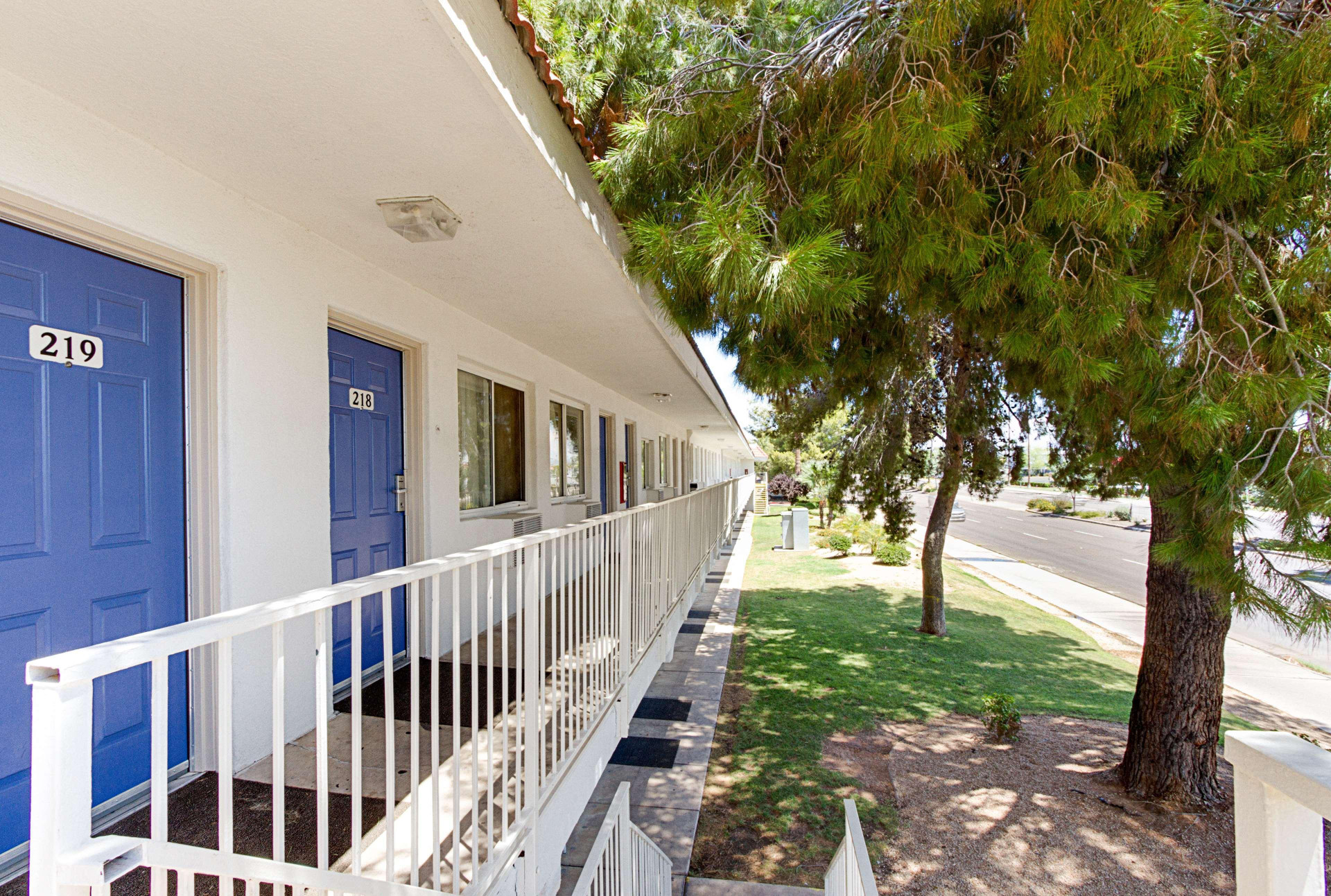 Vista Exterior Motel 6 Tempe, AZ - Scottsdale South