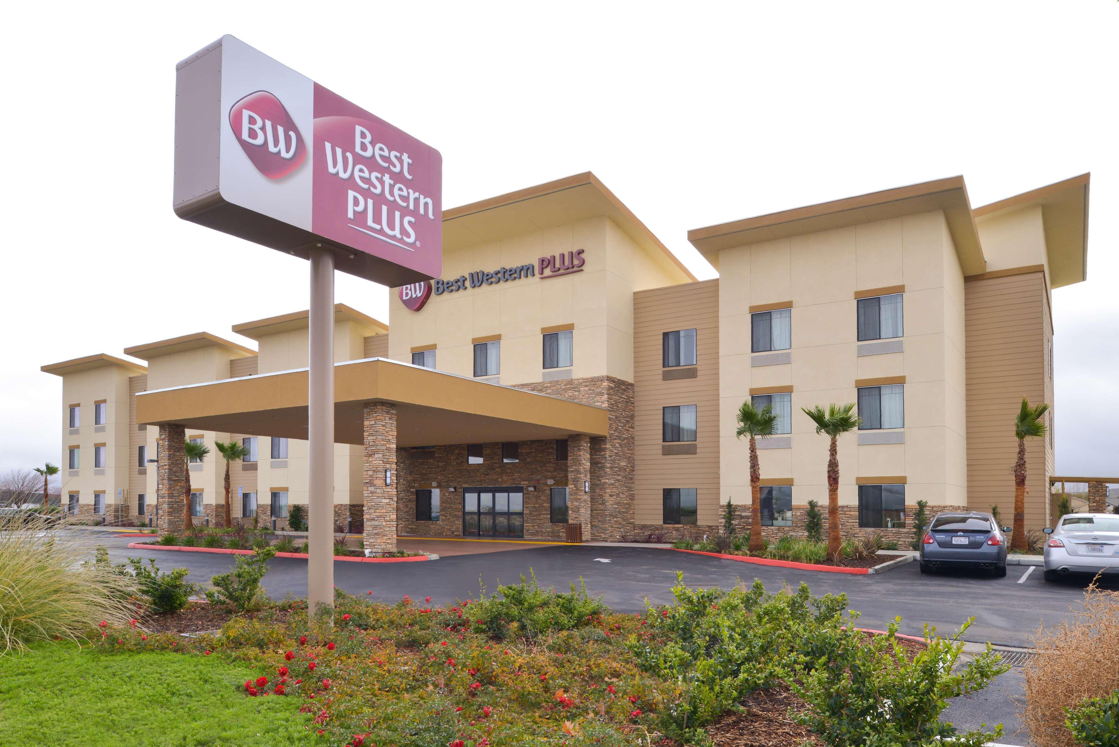 Vista Exterior Best Western Plus West Covina Inn