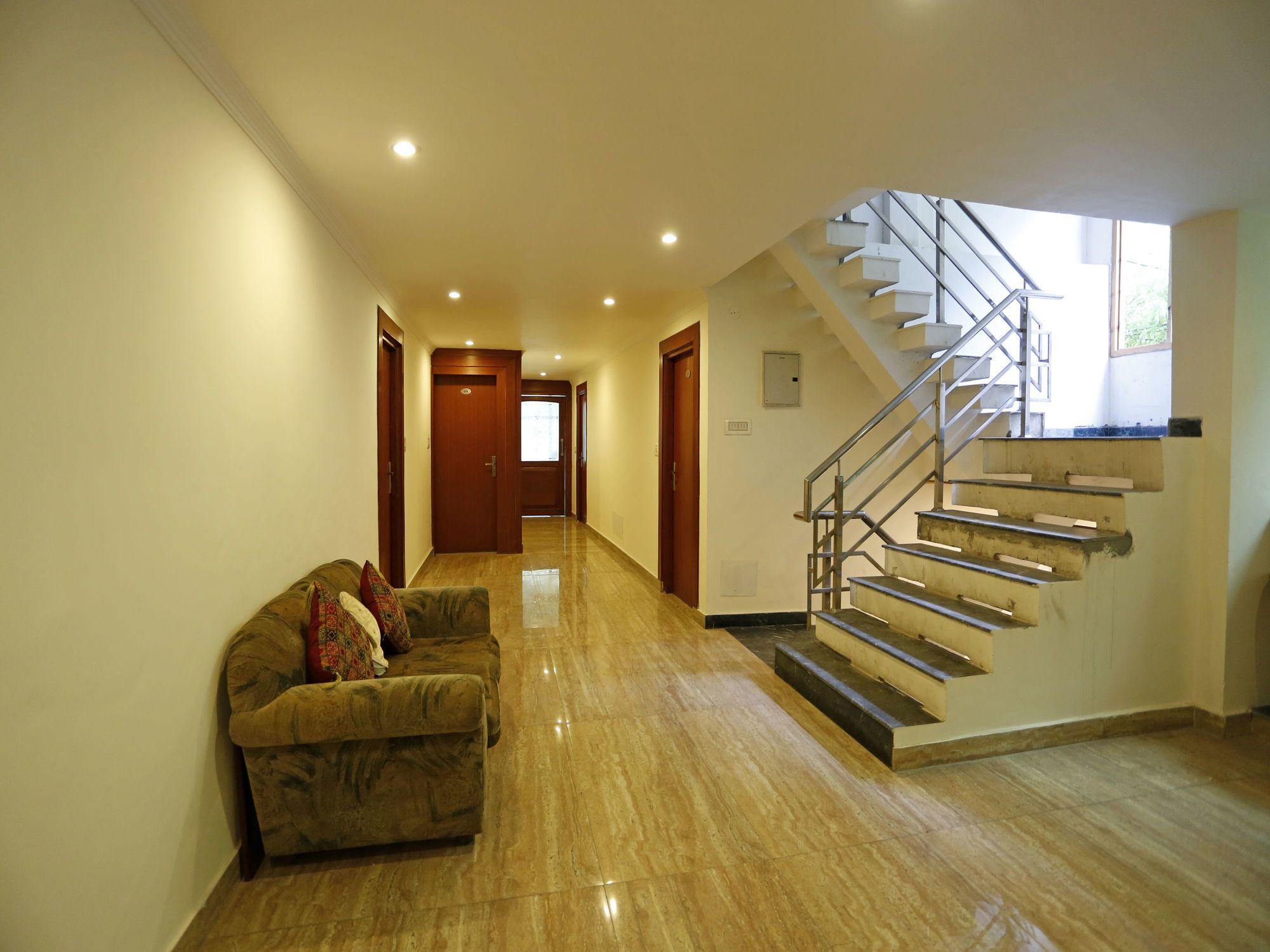 Vista Lobby OYO 8767 Hotel Landmark