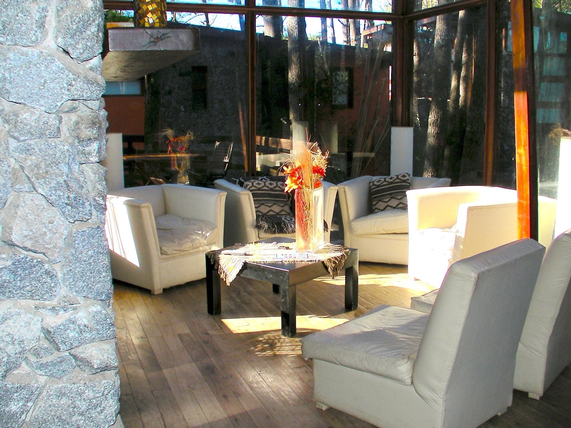 Vista Lobby Altos Medanos - Cabañas y Club de Bosque