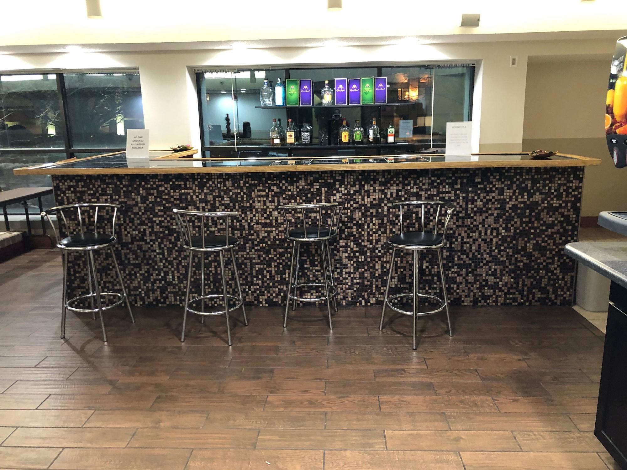 Bar/Salón Holiday Inn Indianapolis Airport Area N by IHG
