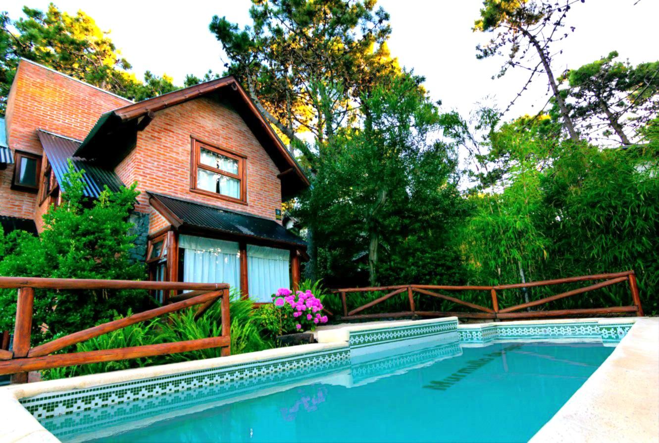 Vista Piscina Murmullo de Agua
