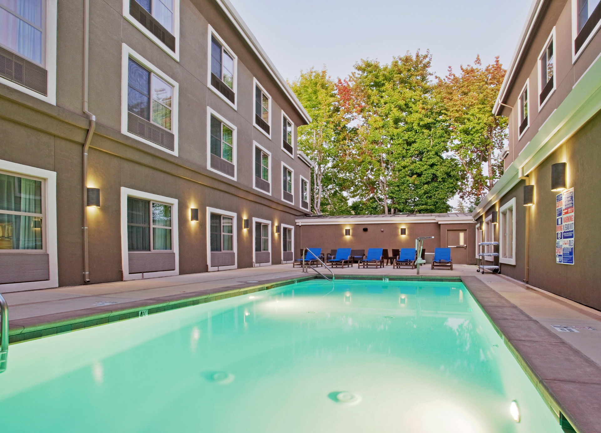 Vista Piscina Holiday Inn Express Hotel & Suites Santa Cruz by IHG