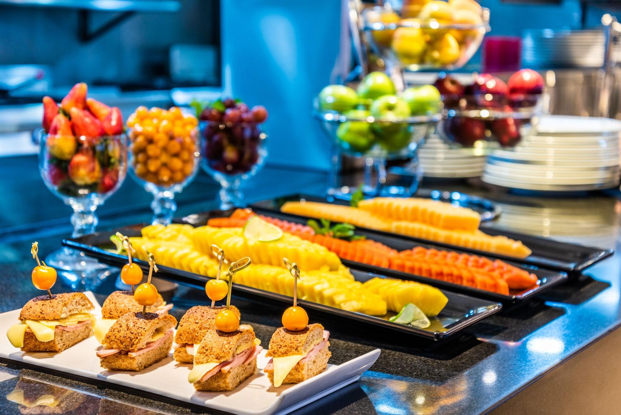 Restaurant DoubleTree by Hilton Bogota Salitre AR