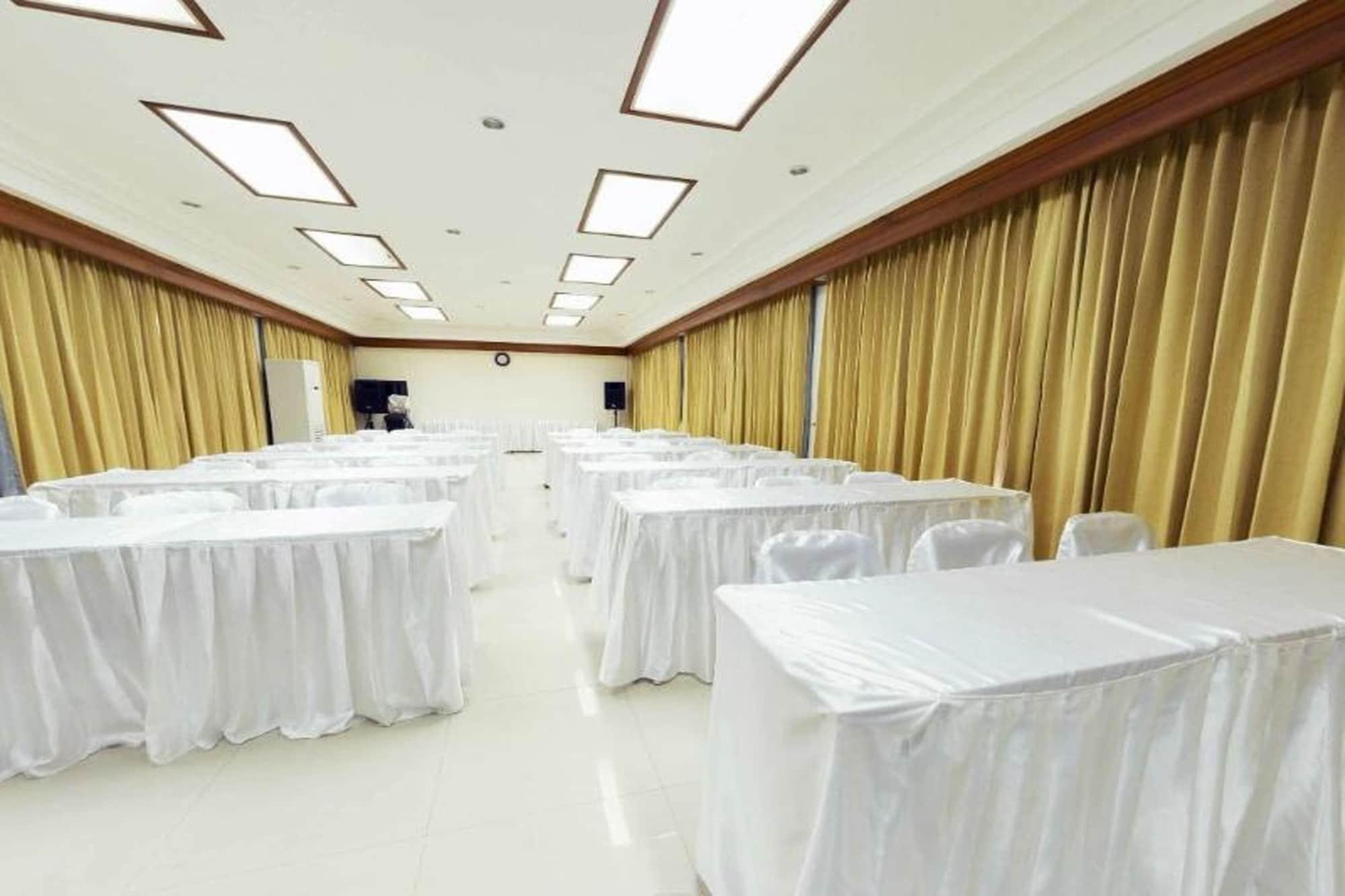 Sala de Reuniones Chart Thip Resort