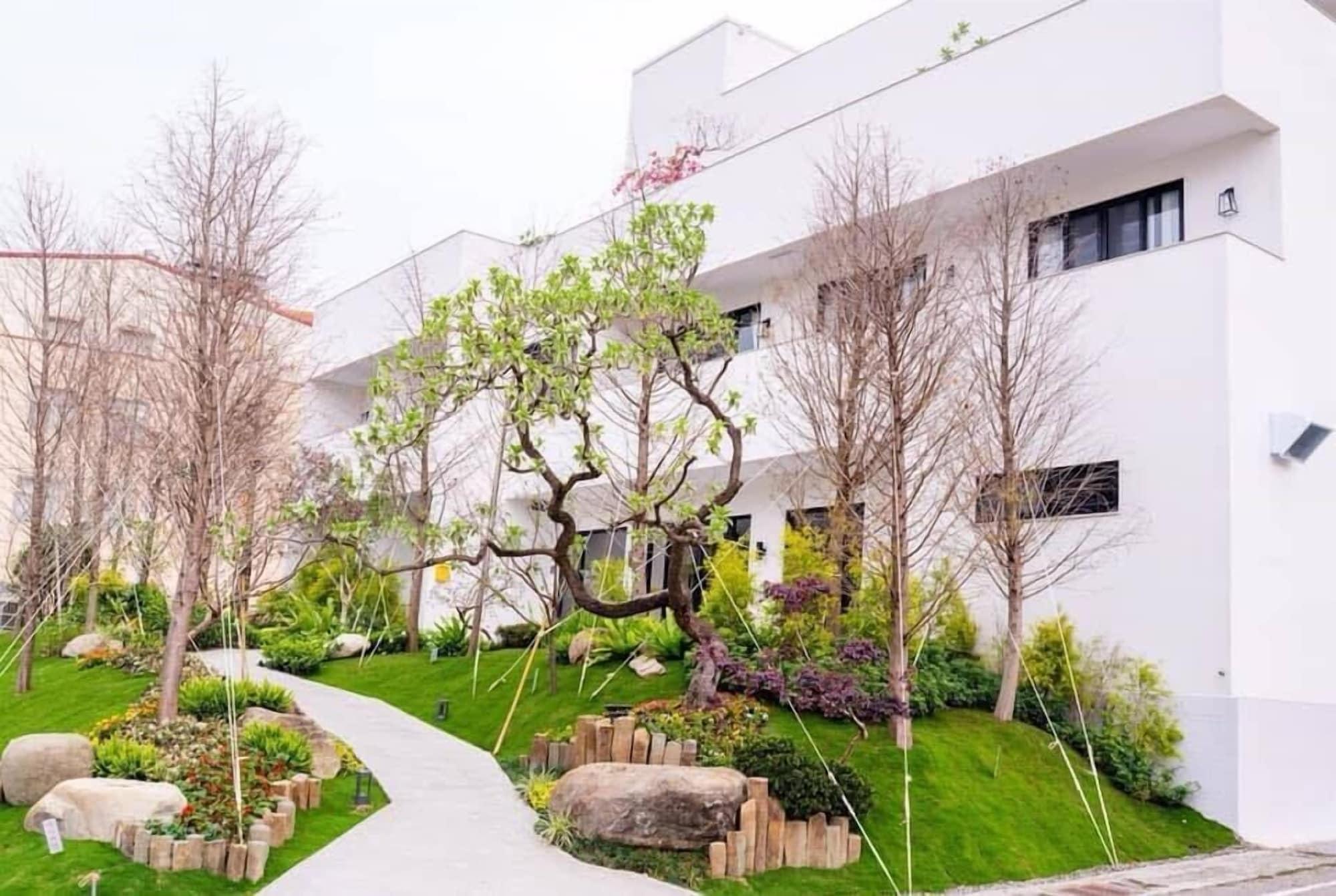 Varios Grace Garden Guesthouse