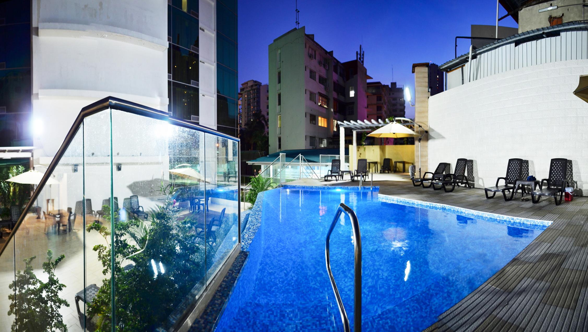 Vista Exterior Grand International Hotel
