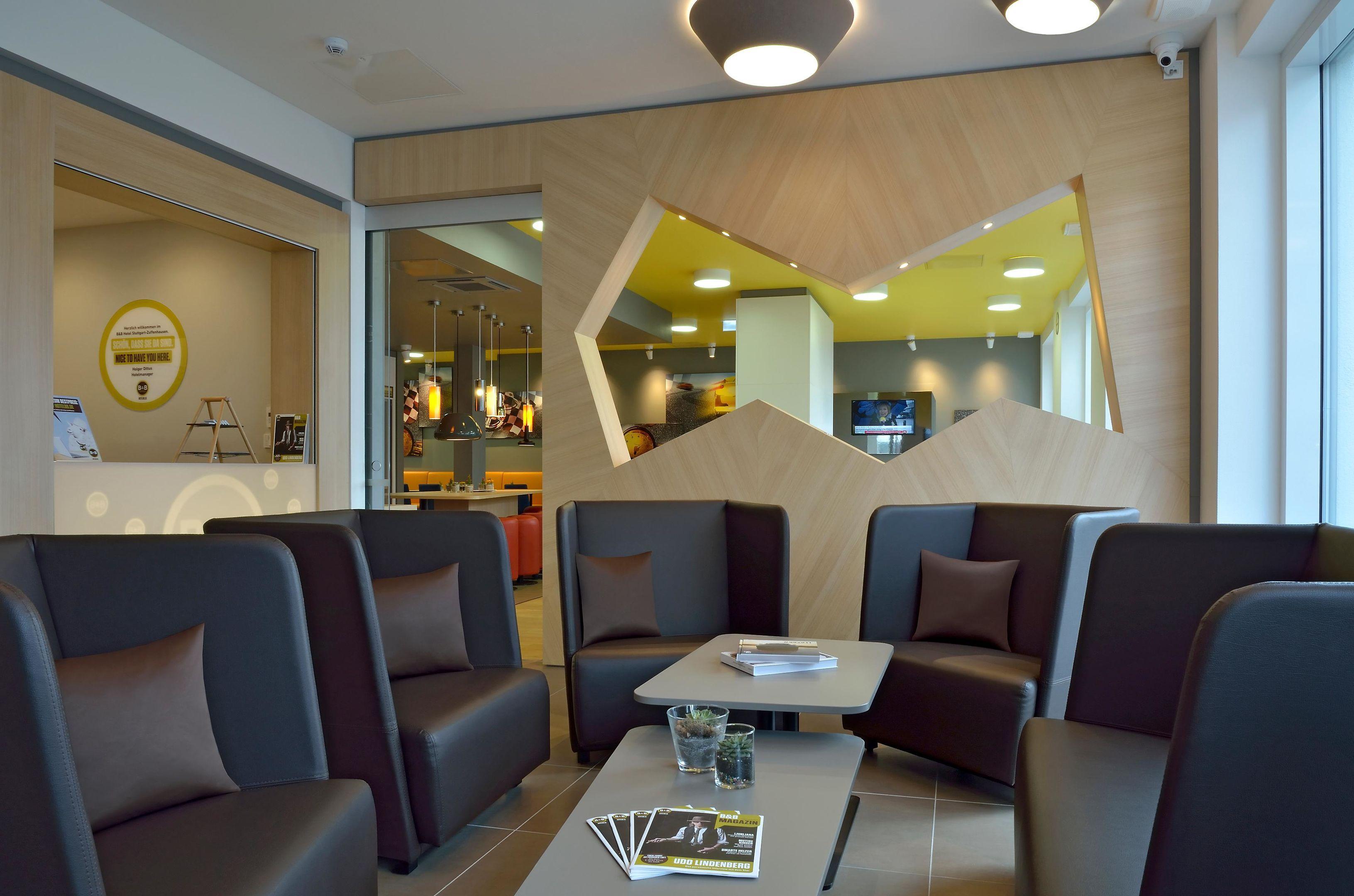 Vista Lobby B&B Hotel Stuttgart-Zuffenhausen