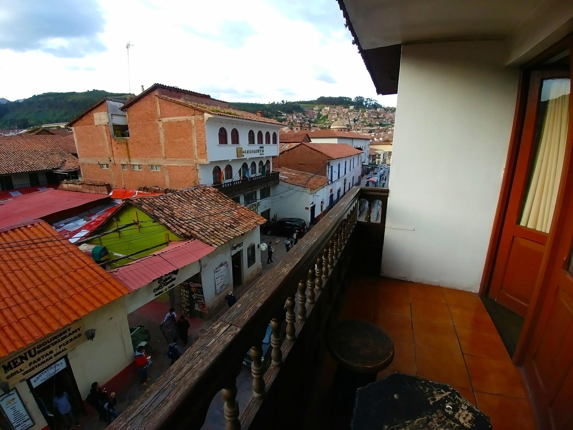 Vista Exterior Casona Quera