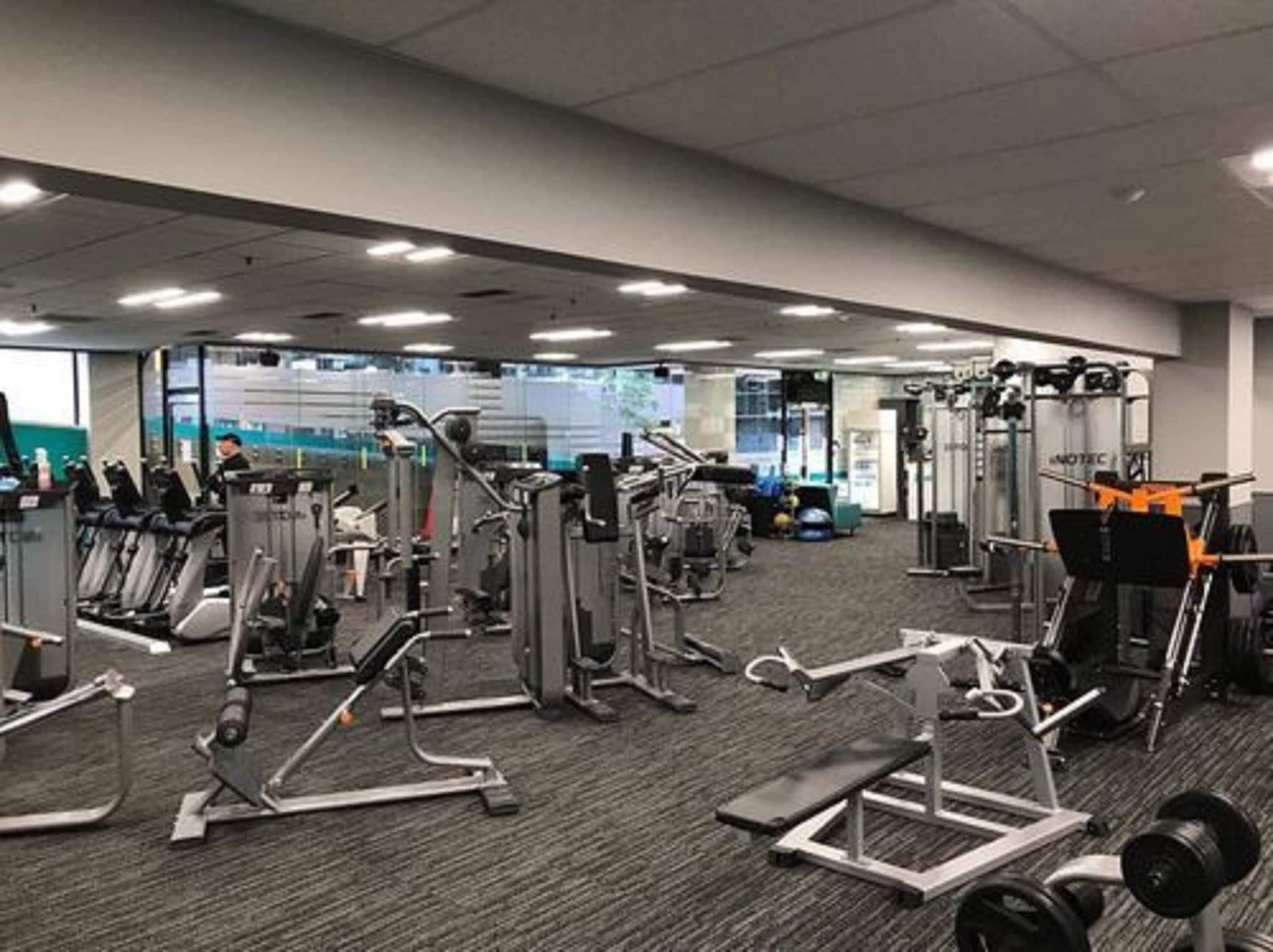 Gimnasio Barclay Suites