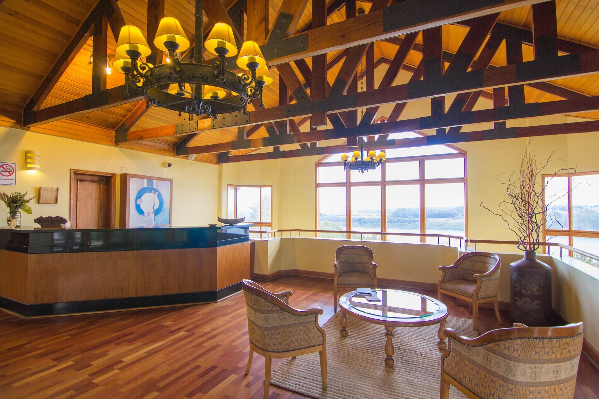 Vista Lobby Hotel y Cabañas Punta Larga - Caja Los Andes