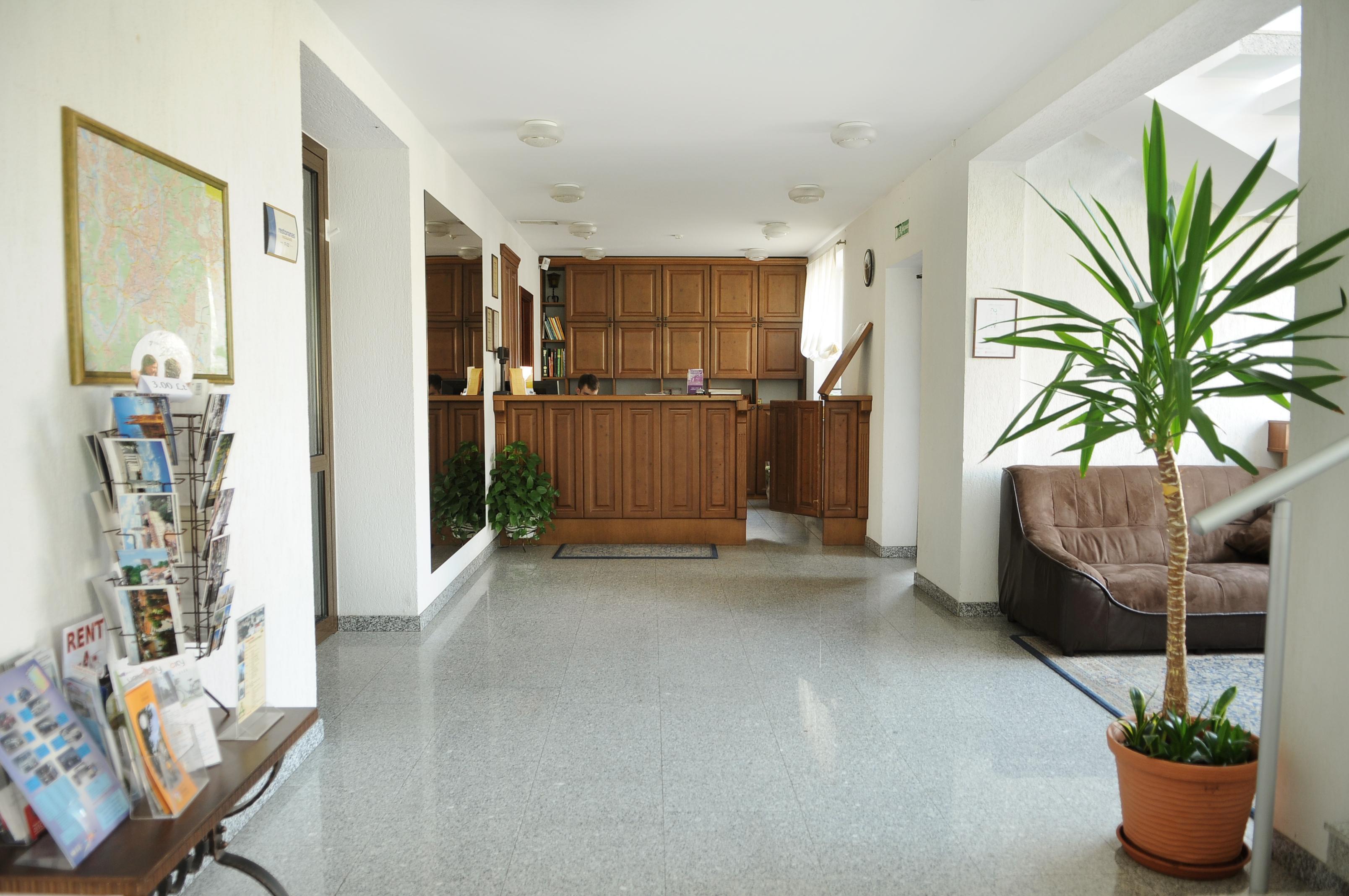 Vista Lobby Amicus Hotel