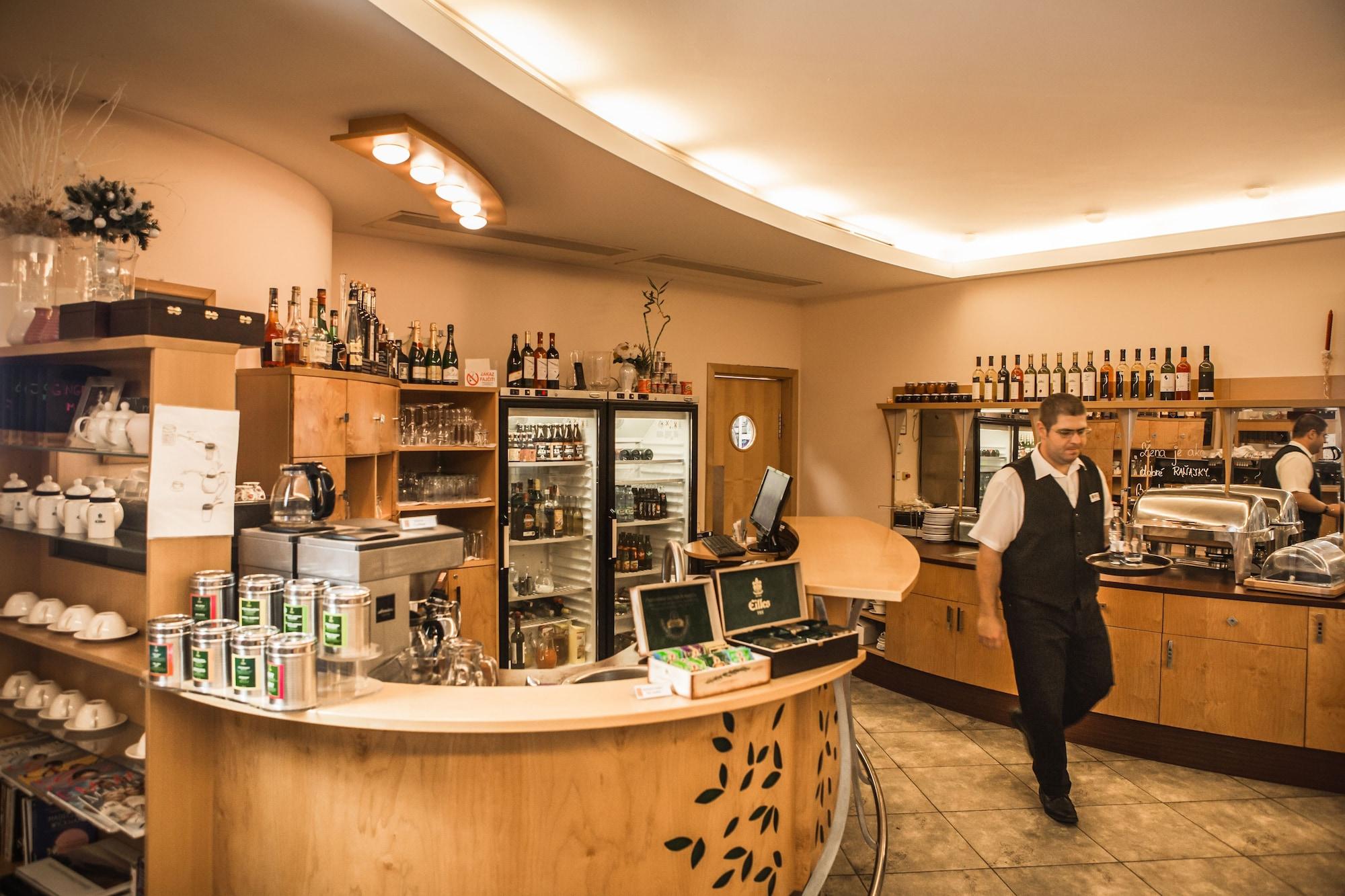 Bar/Salón Hotel SET