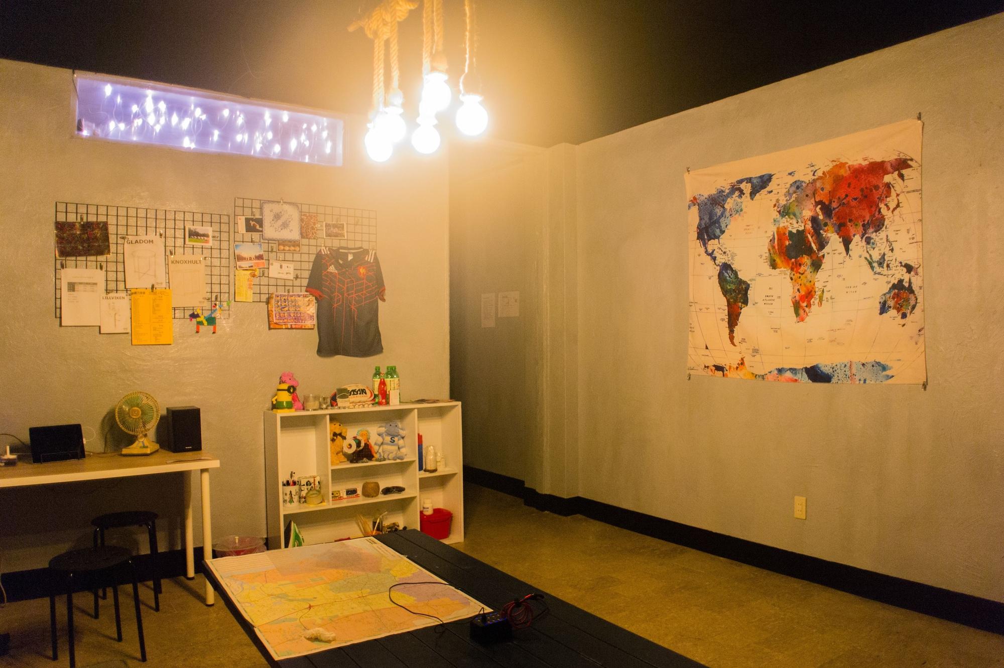 Vista Lobby Gather - Hostel