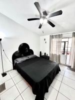 Alquiler Vacacional - House with terrace in front of park, next to the Center