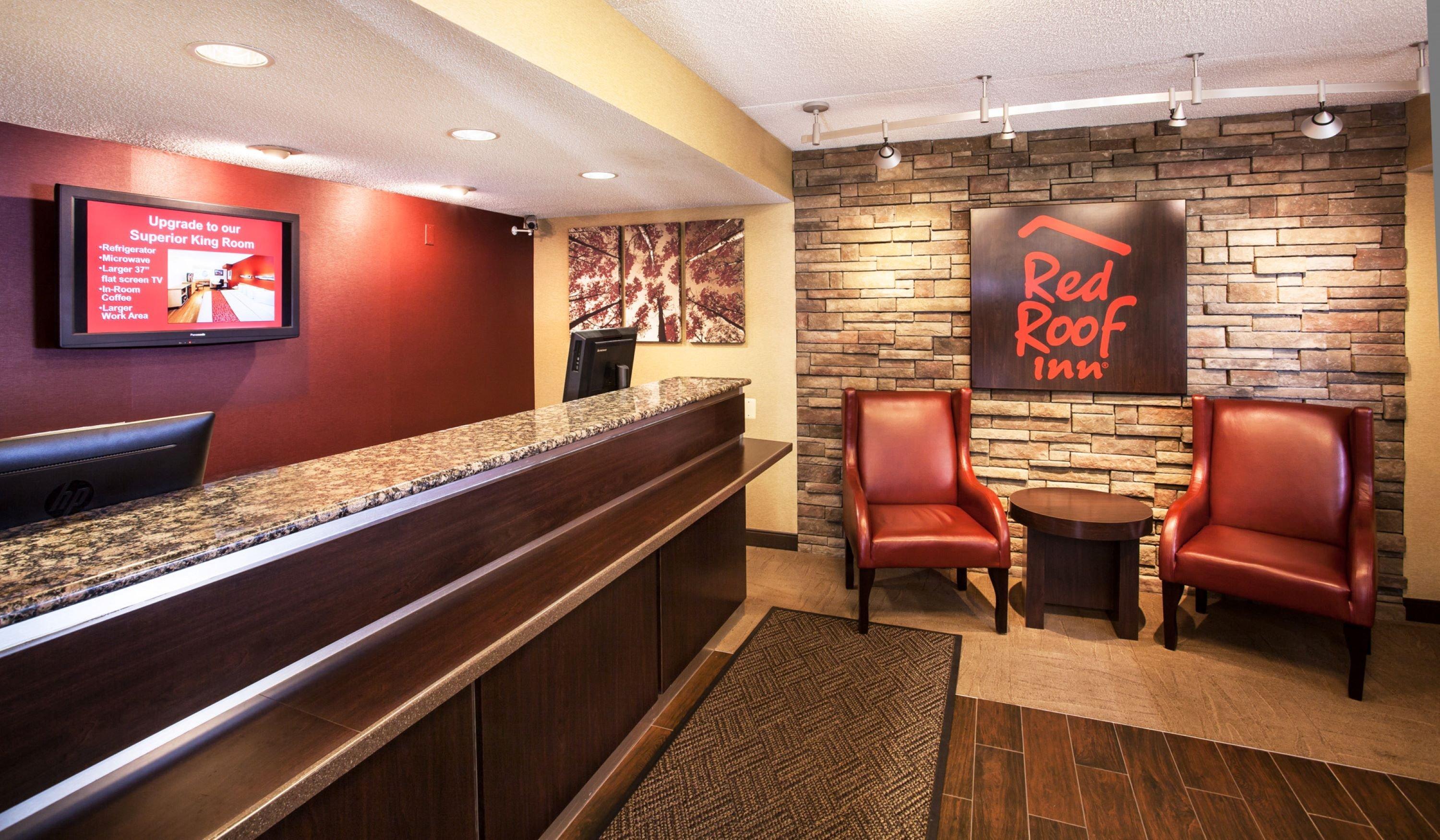 Vista Lobby Red Roof Inn Utica