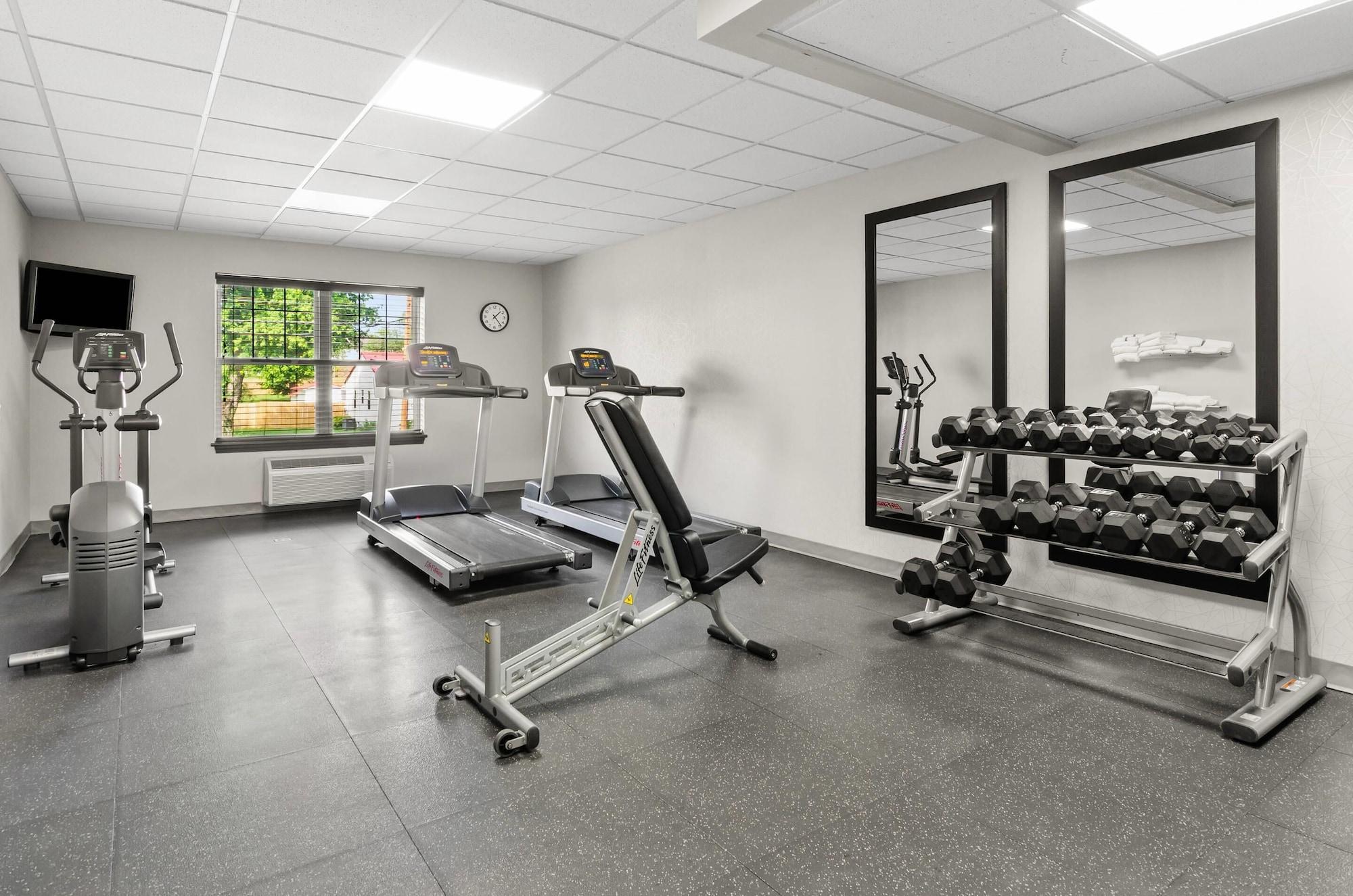 Gimnasio Country Inn & Suites by Radisson, Roanoke, VA