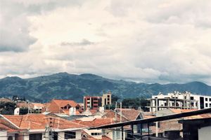 Alojamiento - Walkable to Downtown/Stadium/Hosp. St Ines. 360 View of Cuenca - Room + Terrace