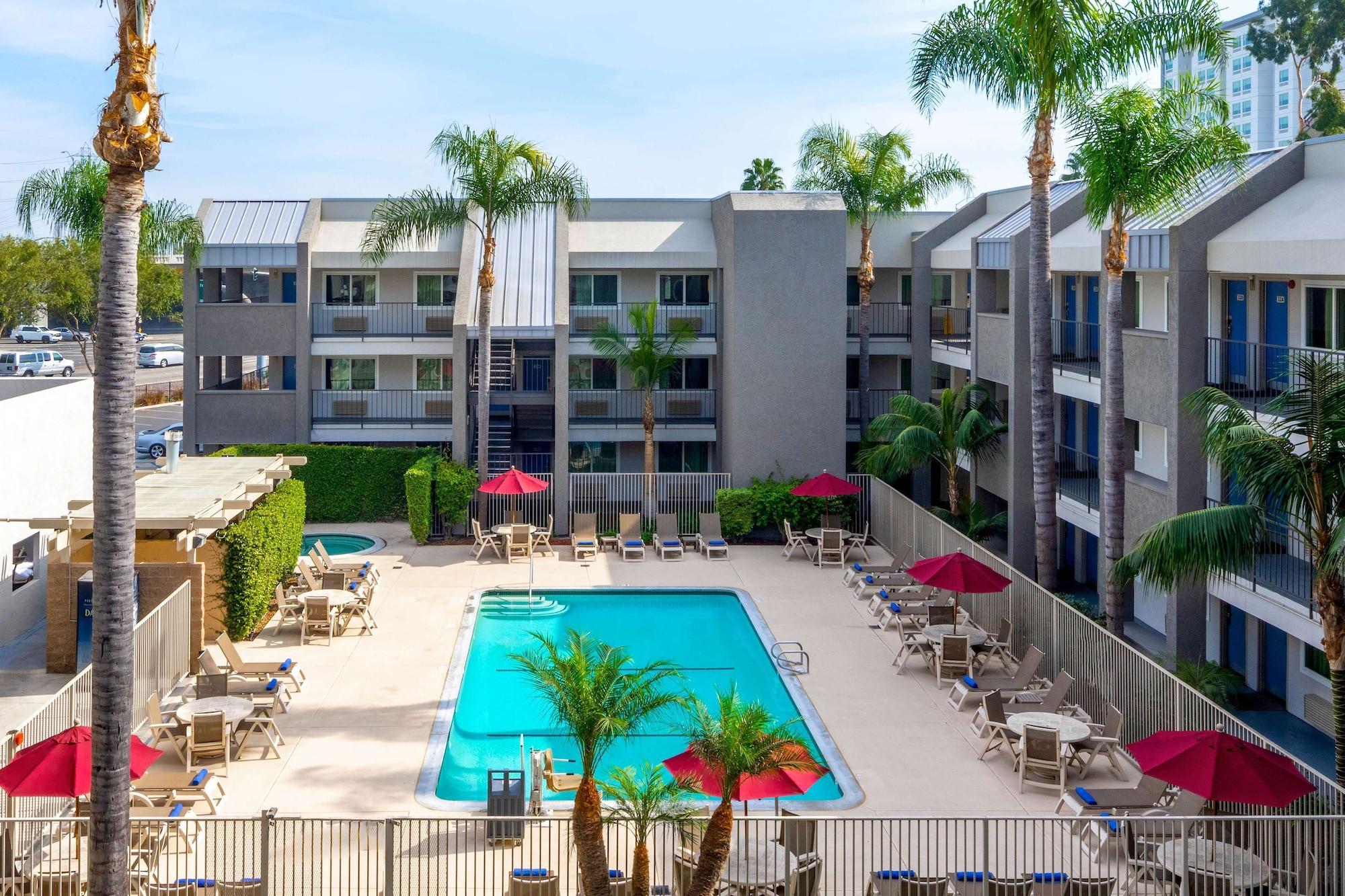 Varios Motel 6 Anaheim Maingate