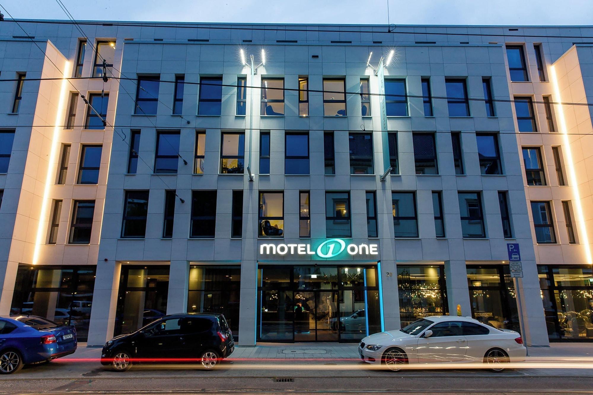 Vista Exterior Motel One Stuttgart - Bad Cannstatt