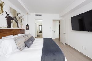 Alquiler Vacacional - #1 sought-after Luxury 2B/2B -Encantame Towers: Best Views & Amply stocked