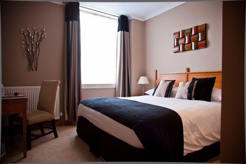 Varios The City Hotel