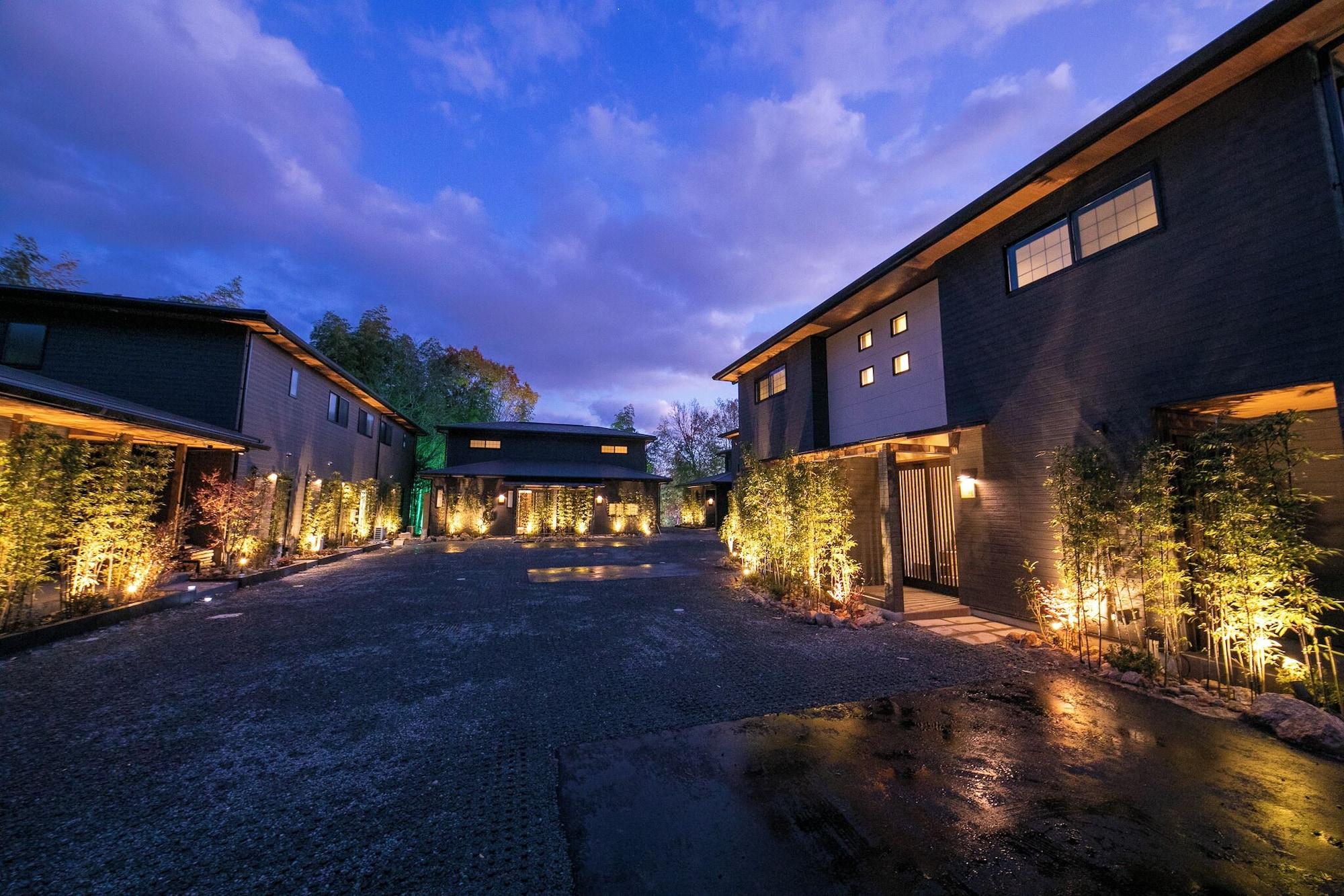 Varios Bettei Fujiya