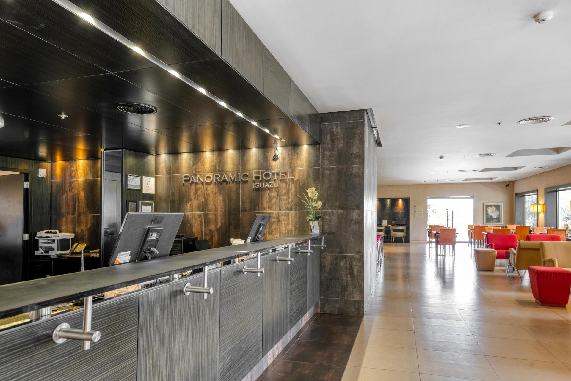 Vista Lobby Panoramic Grand