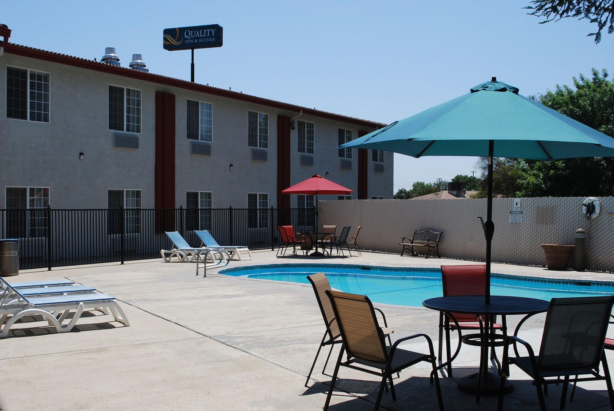 Bar/Salón Quality Inn & Suites Fresno Northwest