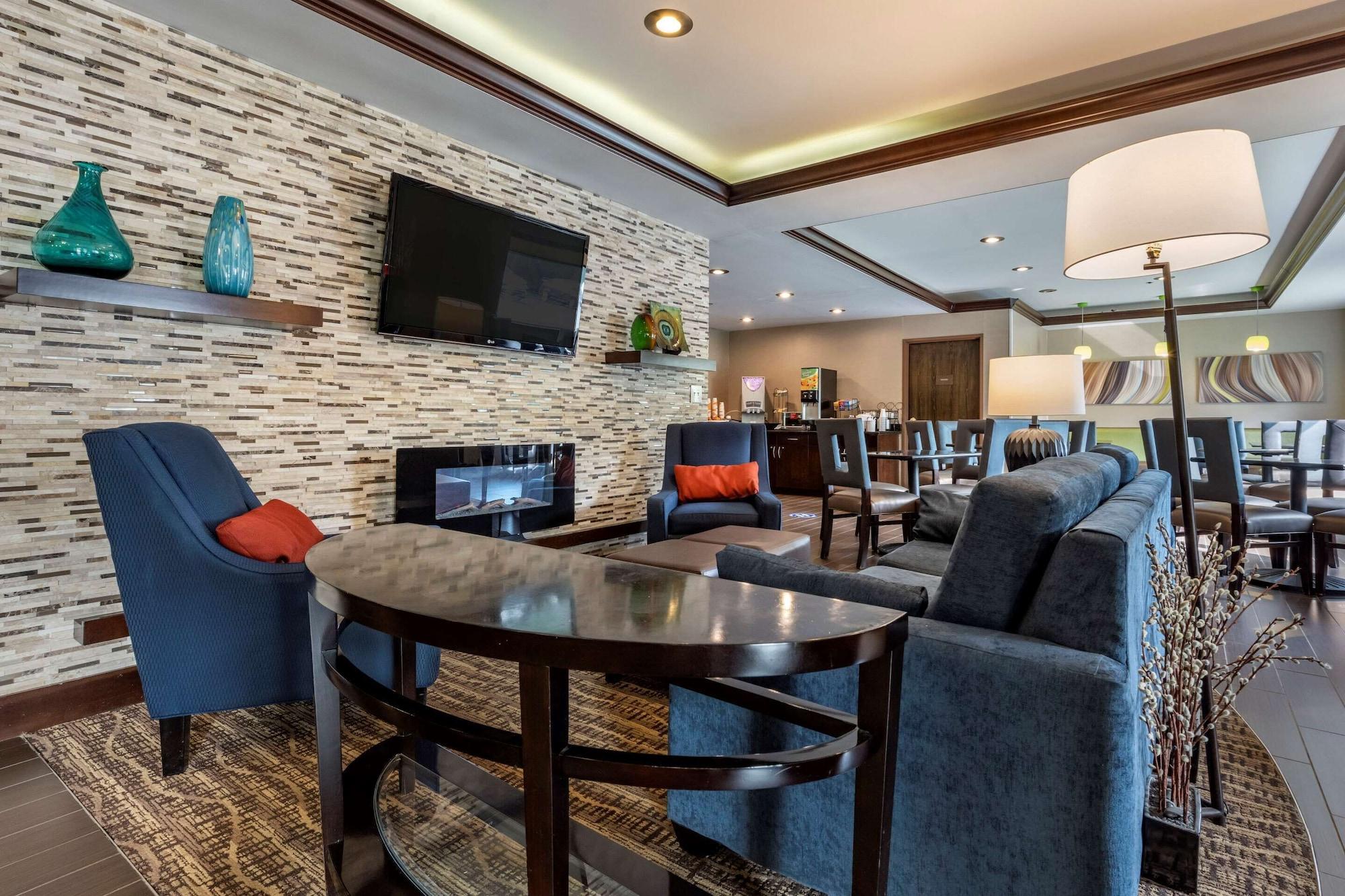 Vista Lobby Comfort Inn & Suites Butler
