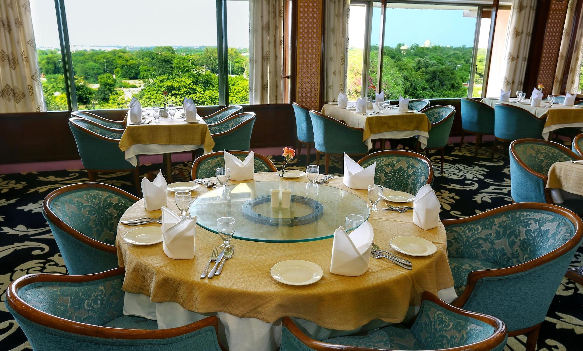 Restaurant Hotel Clarks Shiraz