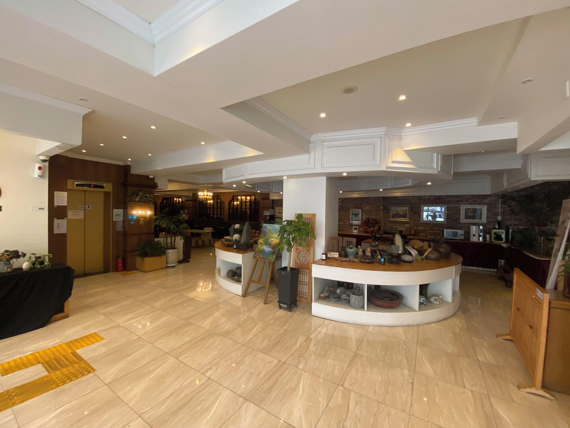 Vista Lobby Jeonju Tourist Hotel