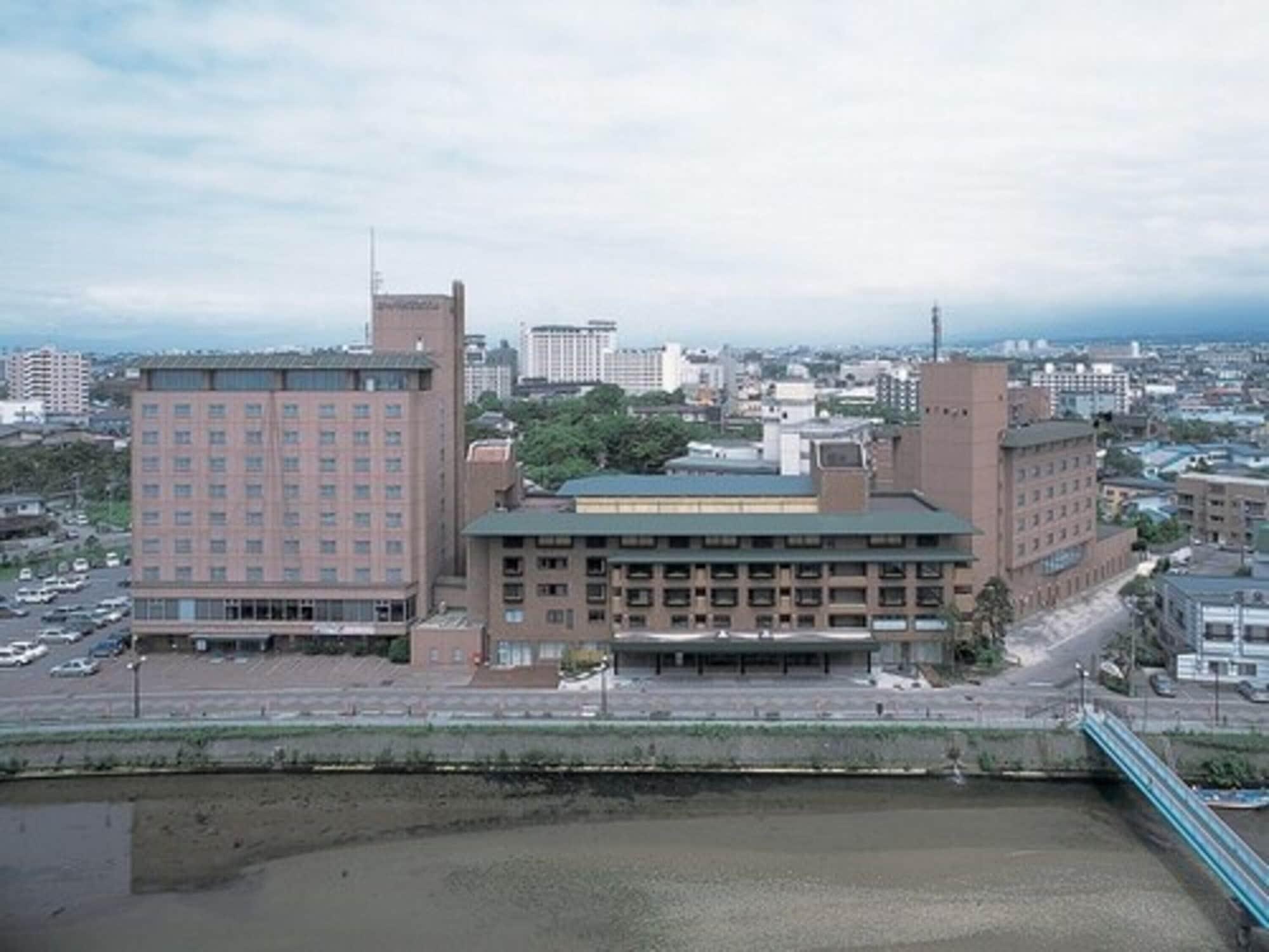Vista Exterior Yunokawa Kanko Hotel Shoen
