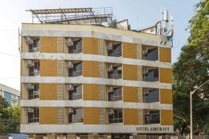 Alojamiento - Aircraft International Hotel